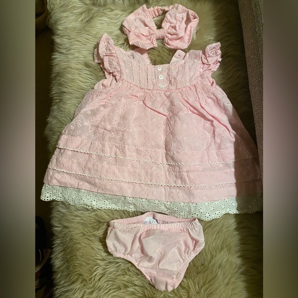 Iris & Ivy eyelet dress with a head band size 6-9M
